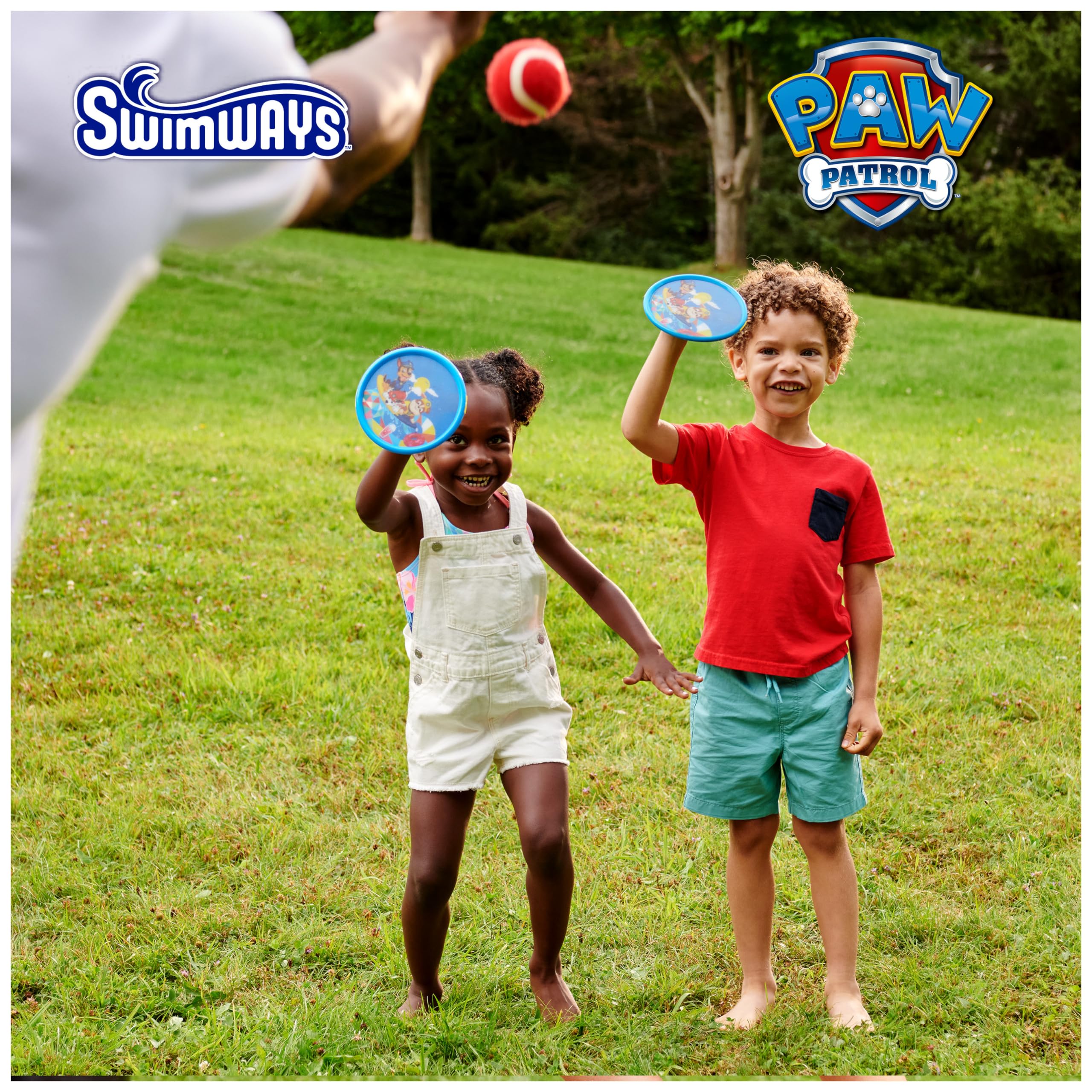 Swimways Paw Patrol Catch Game, Swimming Pool Accessories & Kids Outdoor Toys, Paw Patrol Party Supplies & Yard Games for Kids Aged 4 & Up